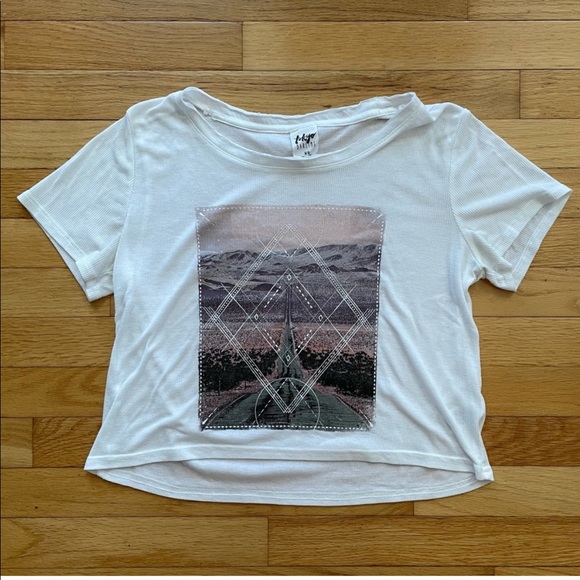 Tokyo Darling Diamond Graphic Crop Top - Picture 2 of 5